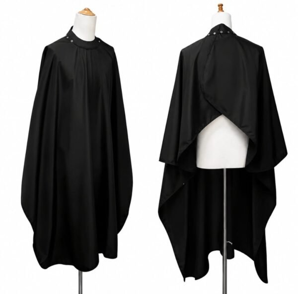 Capa Negra con Cuello de Goma, Ideal para Estampado